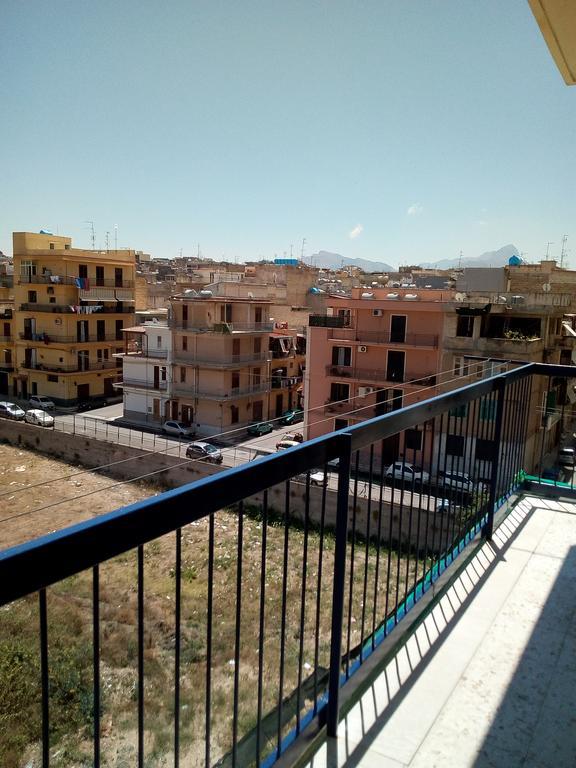 Casa Vacanze Demetra Apartment Bagheria Bagian luar foto