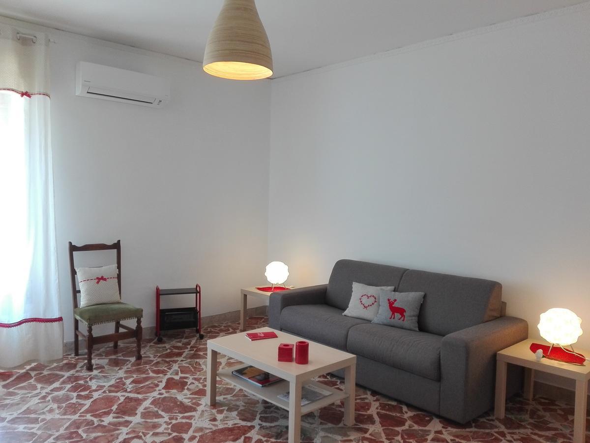 Casa Vacanze Demetra Apartment Bagheria Bagian luar foto
