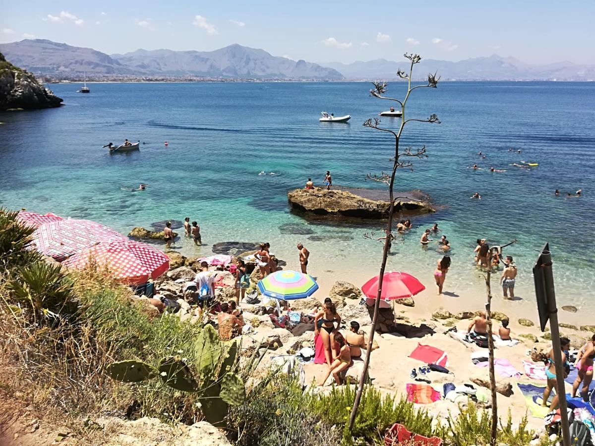 Casa Vacanze Demetra Apartment Bagheria Bagian luar foto